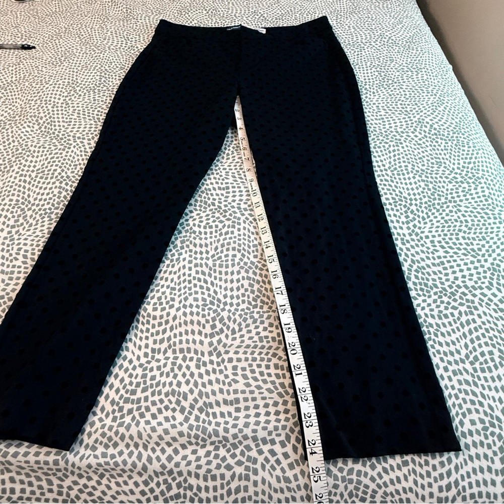 Old Navy | Black Dot‎ Pixie Skinny Pants, High Rise - Picture 5 of 7